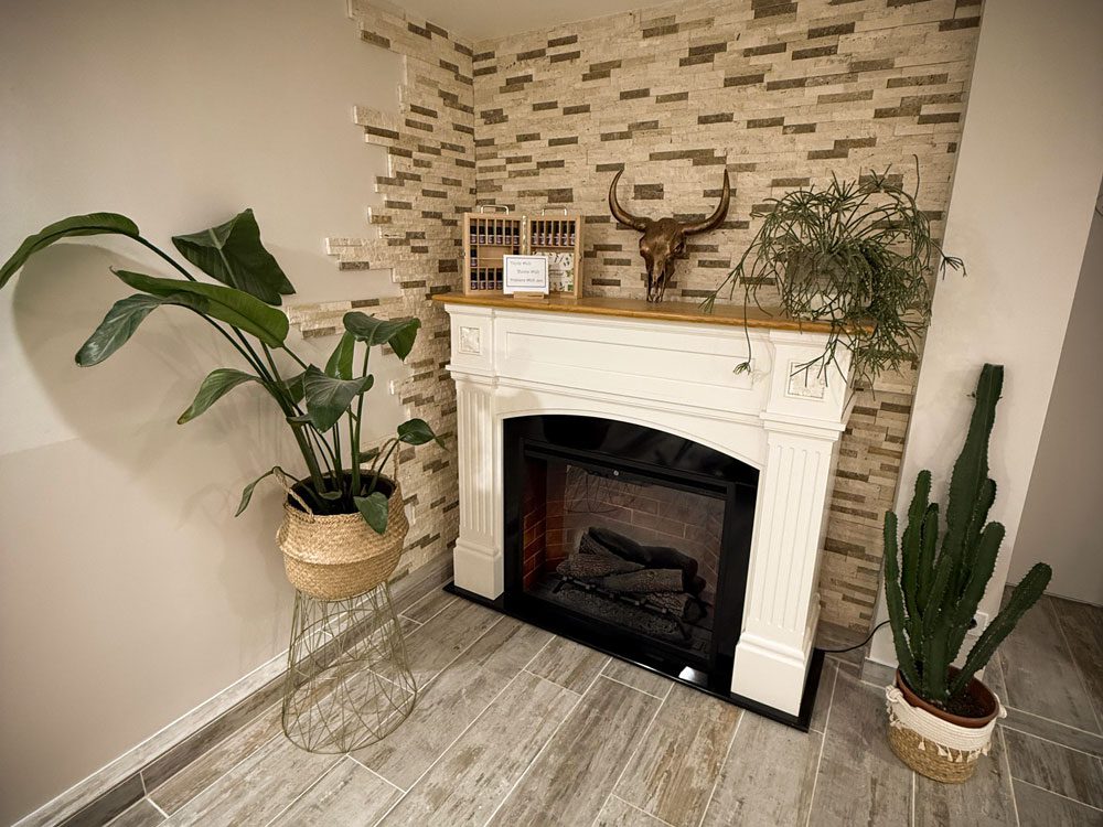 Salon Corina York Doerfler 4